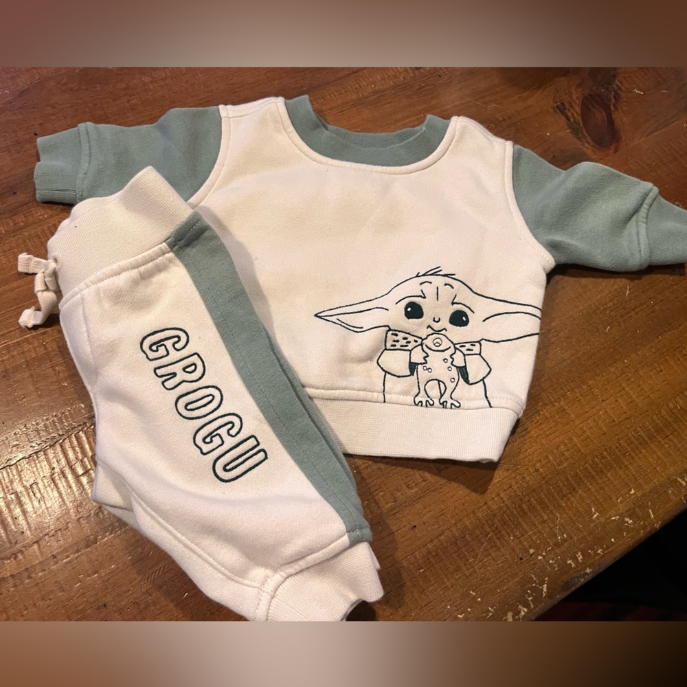 GAP baby - Grogu/Baby Yoda - track suit - 0-3 mths - NWOT
